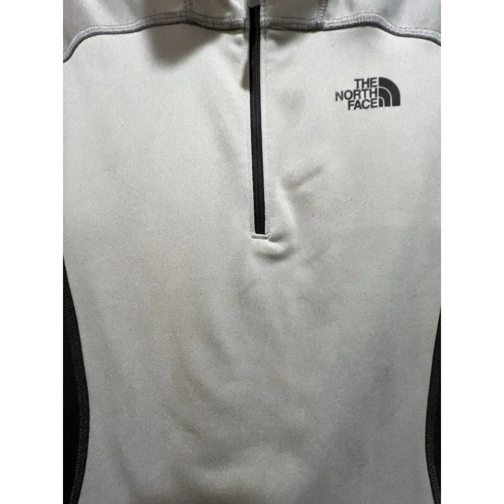 The North Face Sweater Men Medium Gray Black Fleece Pullover Hiking Camp 1/4 Zip